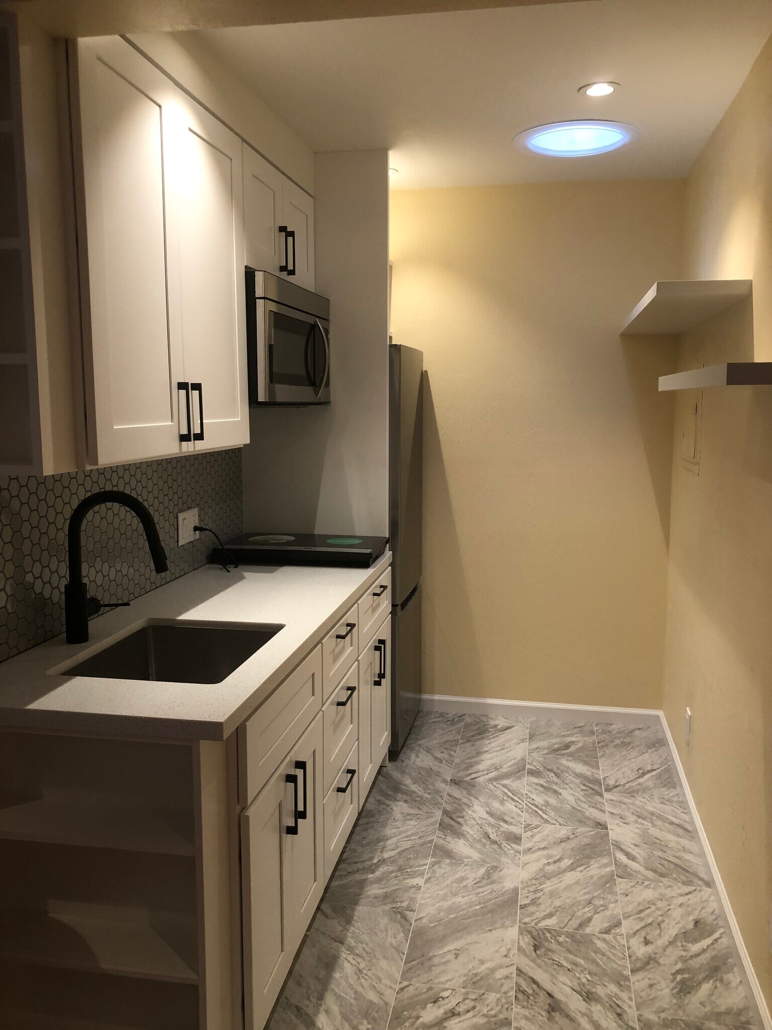 Building Photo - 423 Durant Way