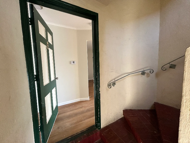 Building Photo - 153 Sickles Ave