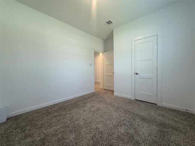 Building Photo - 1524 Sunrise Gables Dr