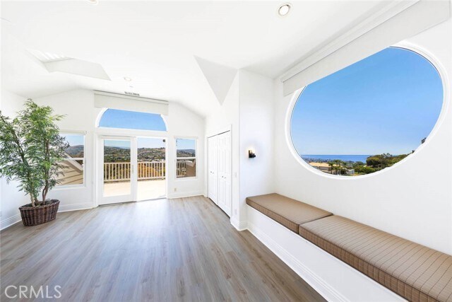 Building Photo - 12 San Remo