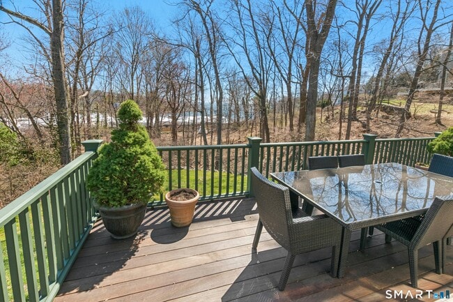 Building Photo - 9 Dancing Bear Rd