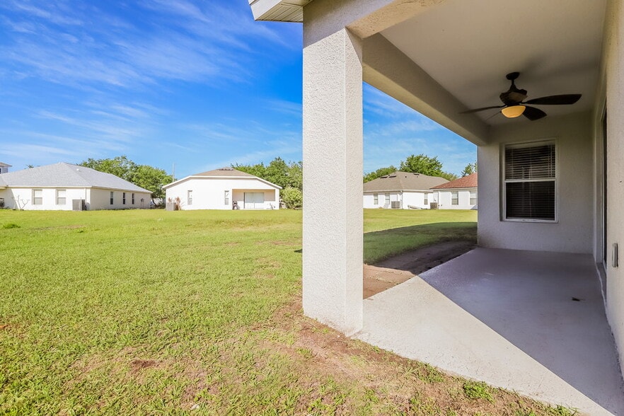 Building Photo - 11424 Misty Isle Ln