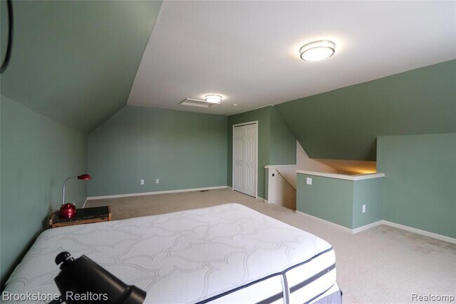 Building Photo - 2096 Cloverly Ln