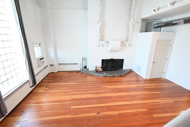Building Photo - 2052 N Halsted St