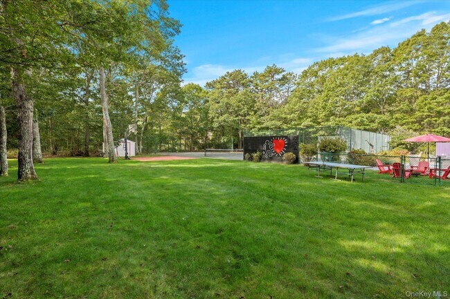 Building Photo - 5 Lakewood Ln