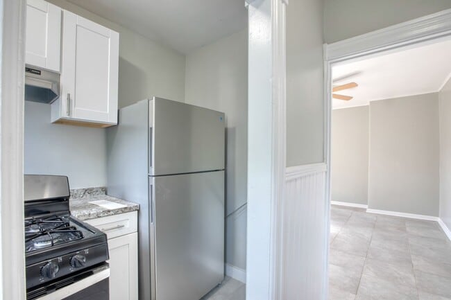 Building Photo - 325 Chestnut St