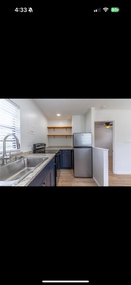 Building Photo - 1402 E Carolina Ave