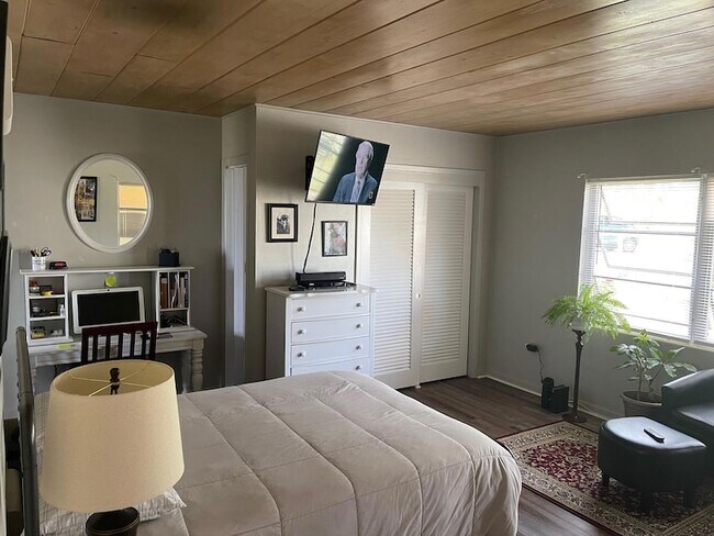 Building Photo - 2095 Pineapple Ave