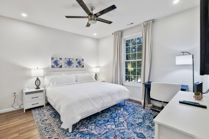 Building Photo - 193 Scarlet Oak Dr