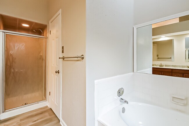 Building Photo - 2627 S Brompton Dr