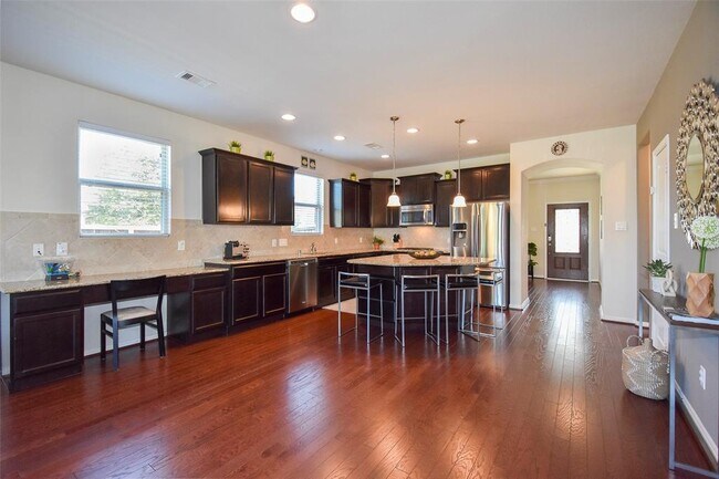 Building Photo - 6427 Addlestone Ridge Ln