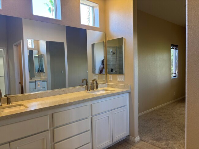 Building Photo - 45218 Coeur Dalene Dr