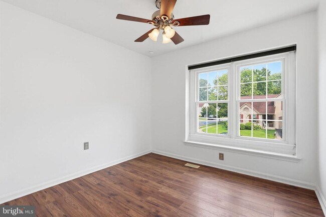 Building Photo - 7690 Green Garland Dr