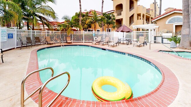 Building Photo - Fantastic 2 bed / 2 bath Condo in Huntingt...