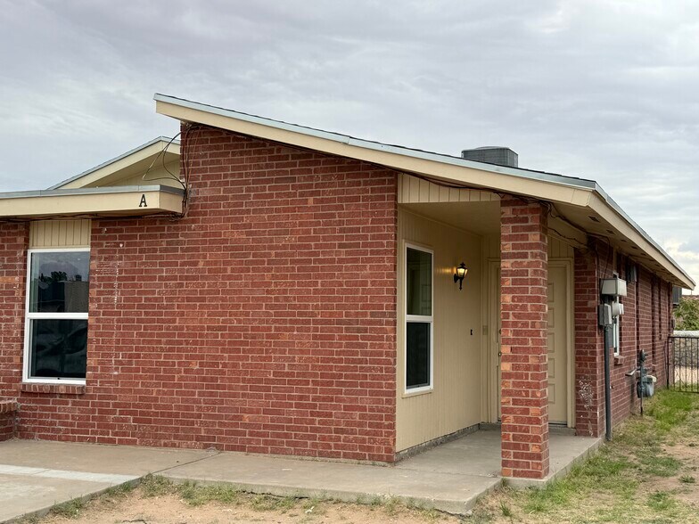 Building Photo - 3512 E Glen Dr