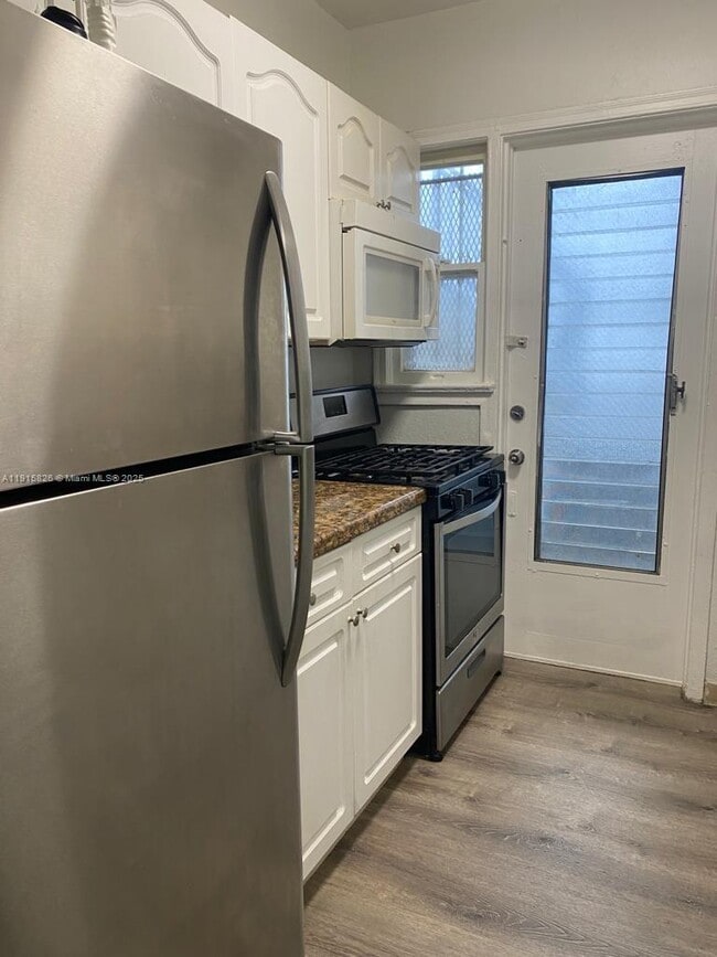 Building Photo - 6805 Abbott Ave