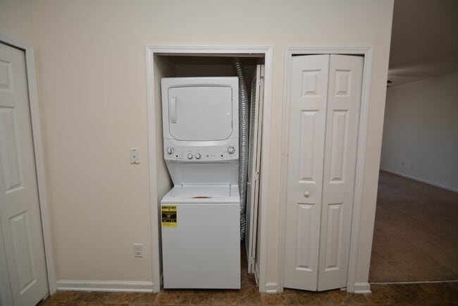 Building Photo - "Charming 3-Bedroom Condo Haven in St. Aug...