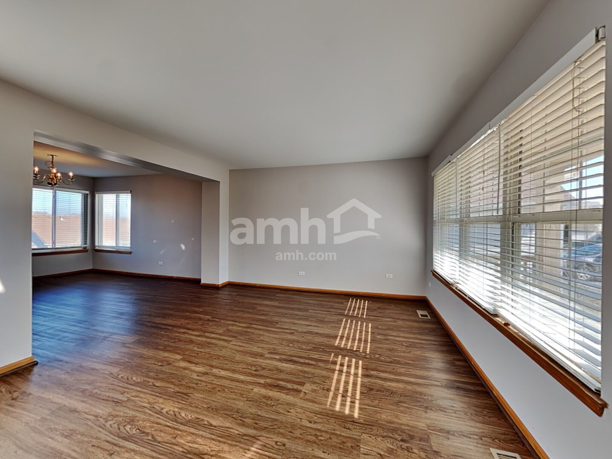 Building Photo - 13184 W Yorkshire Ln