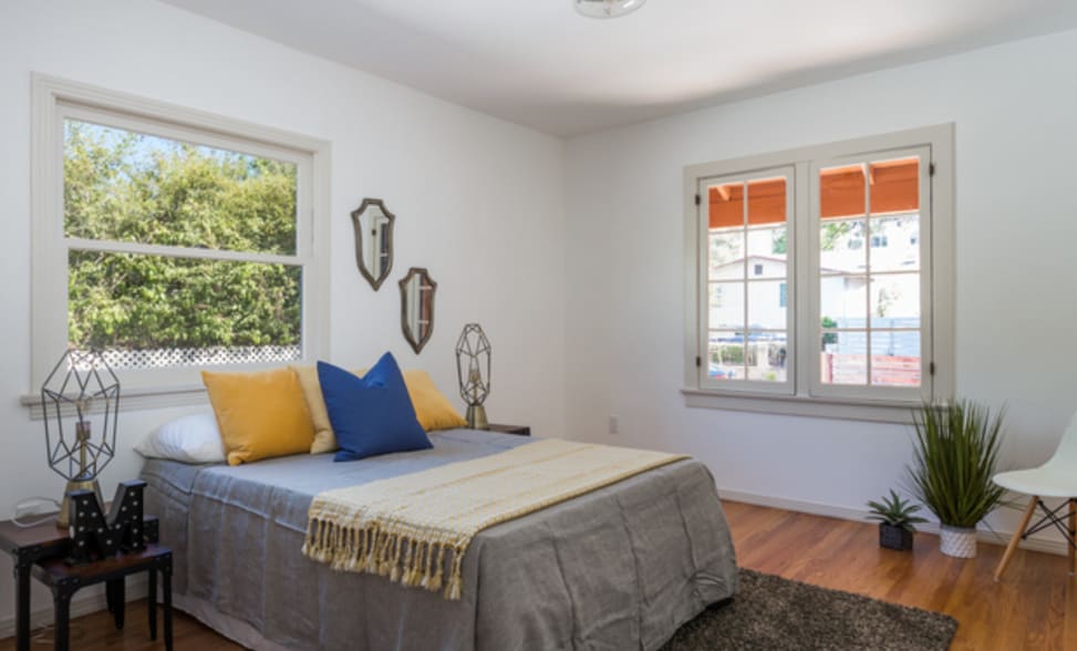 Building Photo - 2135 Clinton St