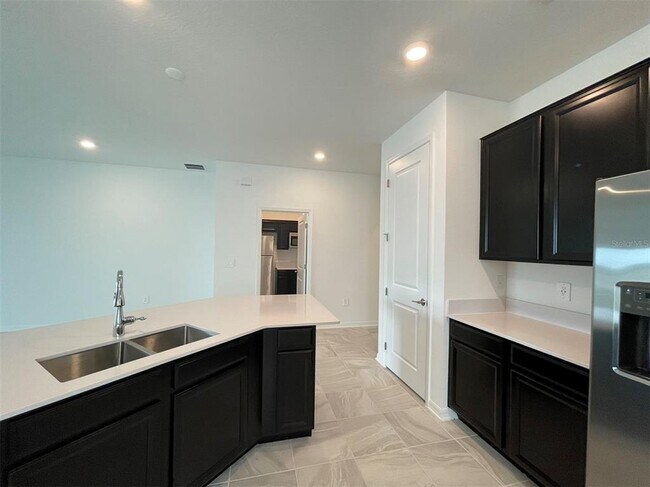 Building Photo - 835 Ofanto Wy