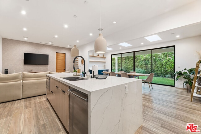 Building Photo - 22747 Erwin St