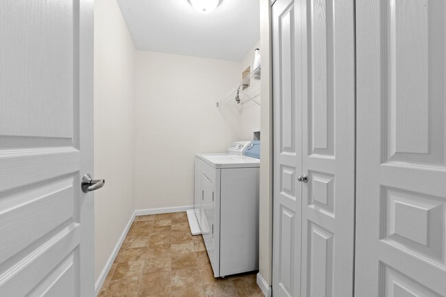 Building Photo - 1434 Piedmont Cir