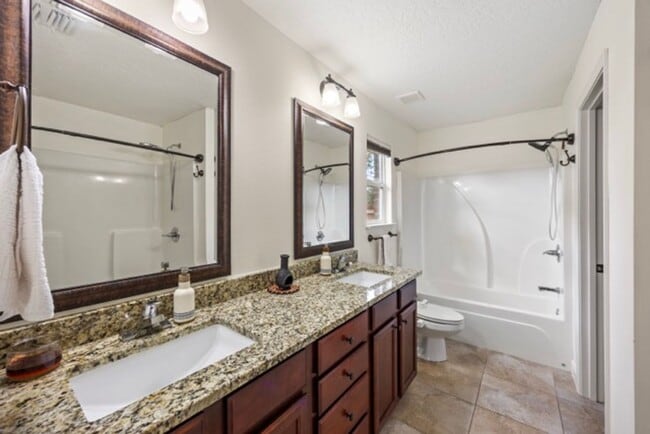 Building Photo - 3BR Smart Solar Home Near Eglin & Hurlburt AFB in Fort Walton Beach!