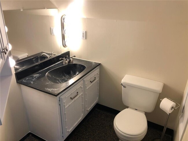 Building Photo - 900 30th Ave S