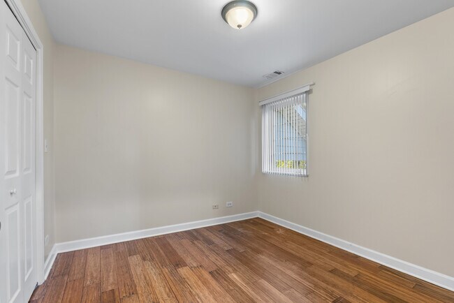 Building Photo - 120 Stonewood Pl