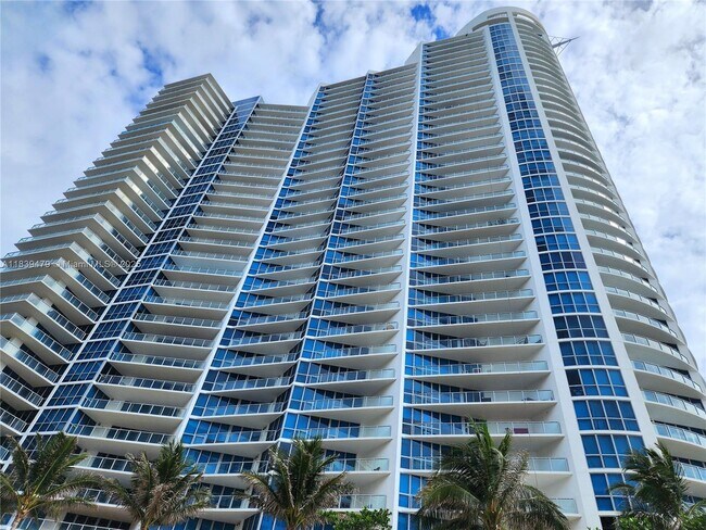 Building Photo - 3101 S Ocean Dr