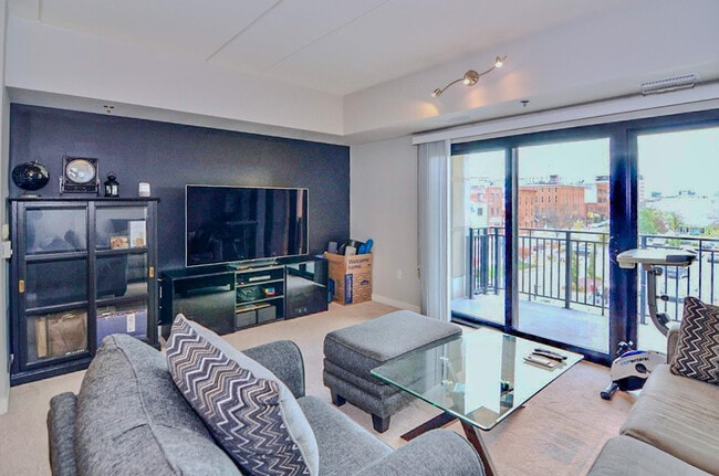 Building Photo - 111 N Ashley St