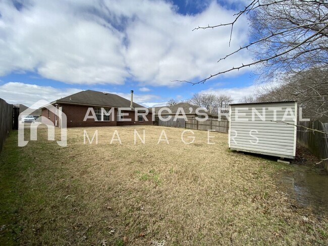 Building Photo - Home for Rent in Montgomery with Fenced in Backyard!!! New LVP Flooring! View with 48 Hours Notic...