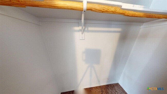 Building Photo - 601 Cattail Cir