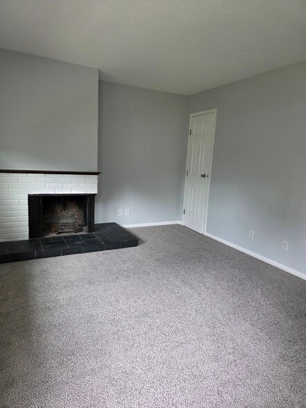 Living Room - 841 S 32nd St