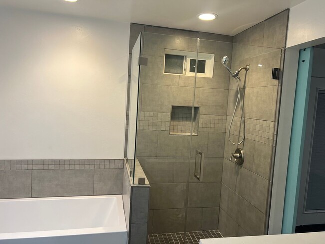 Building Photo - True Beauty! SOLAR