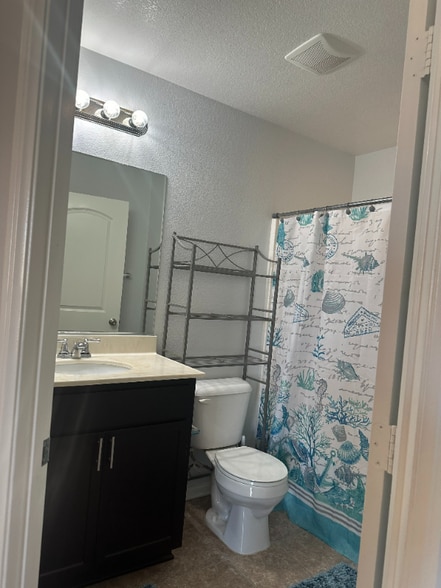 Building Photo - 1460 Mockingbird Ct