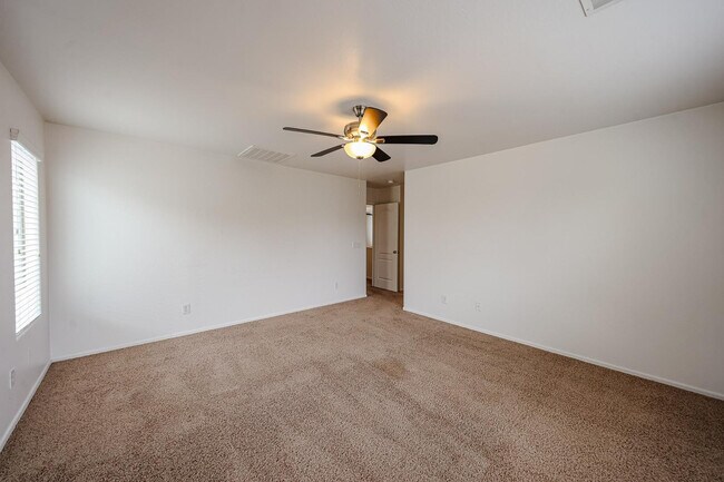 Building Photo - 12039 W Leather Ln