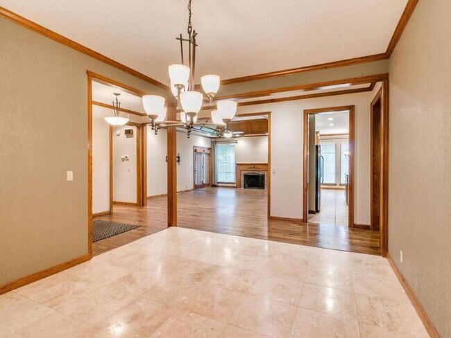 Building Photo - *Rare Find* Stunning Brookhaven 4 Bed 2.5 ...