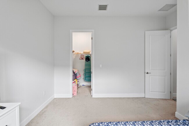 Building Photo - 15134 Cameo Ct