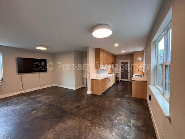 Building Photo - 3214 Ettie St