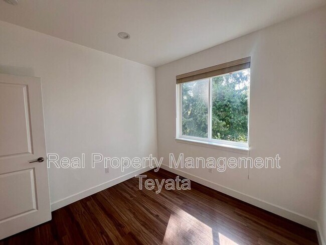 Building Photo - 929 Nevada St