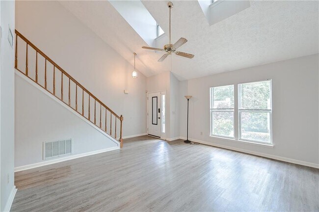Building Photo - 3991 E Meadow Dr