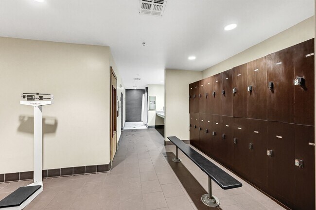 Building Photo - 5925 Almeda Rd