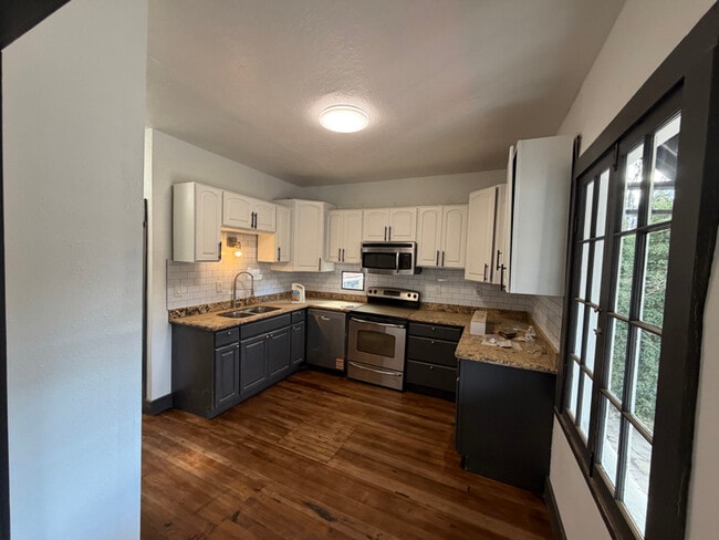 Building Photo - 16401 Hwy 99