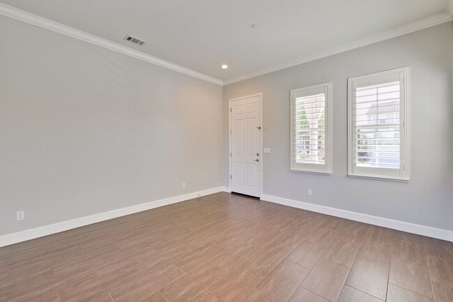 Building Photo - Gorgeous and Very Spacious Home - 3BR 2.5 BA in  San Jose - This is a MUST SEE!!!