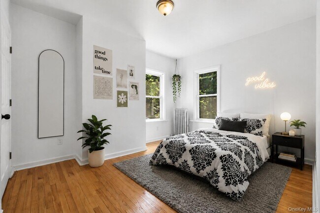 Building Photo - 457 1st St