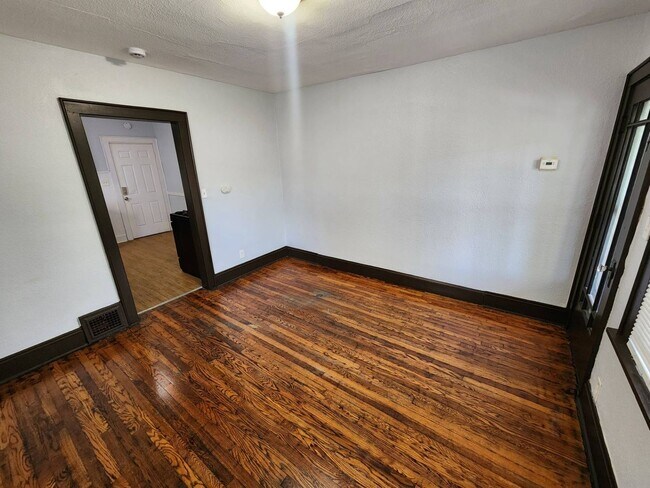 Building Photo - 12022 Griffing Ave
