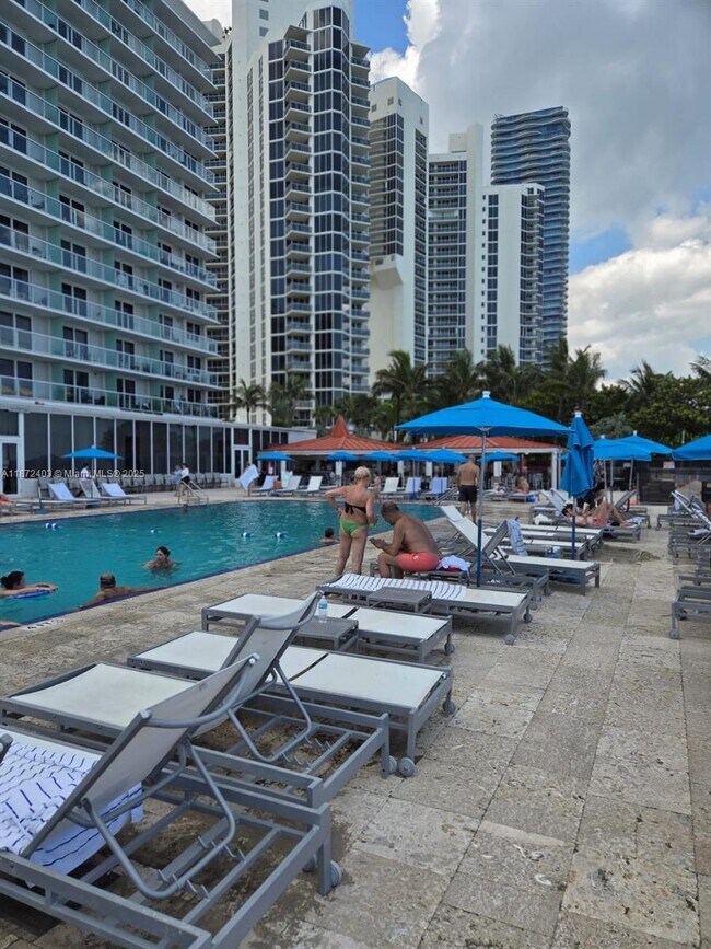 Building Photo - 19201 Collins Ave