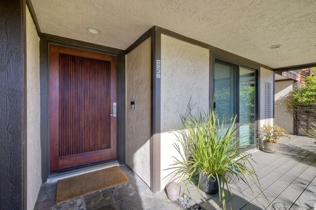 Building Photo - 2239 Del Mar Scenic Pkwy