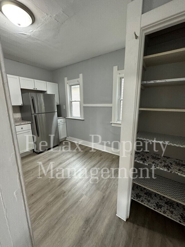 Building Photo - Single Family Home in Waukesha